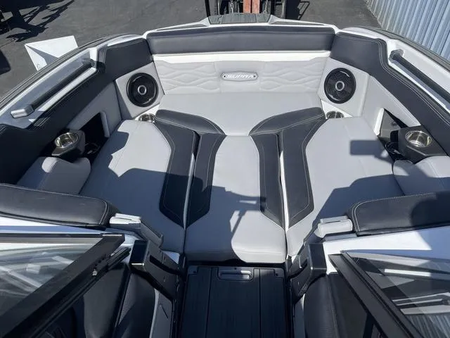 Slide: The Image of Supra SE 575 2025 - 13