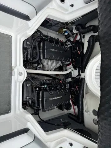 Slide: The Image of 2015 Yamaha Boats 212X engine compartment with dual high-output engines. - 11