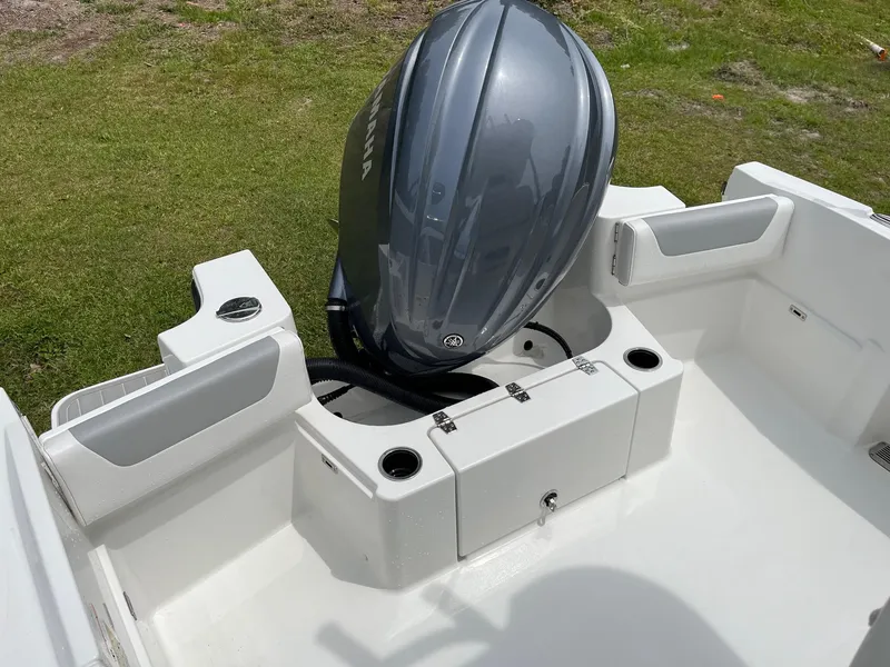 Slide: The Image of Parker Marine 2200 Center Console 2024 - 11