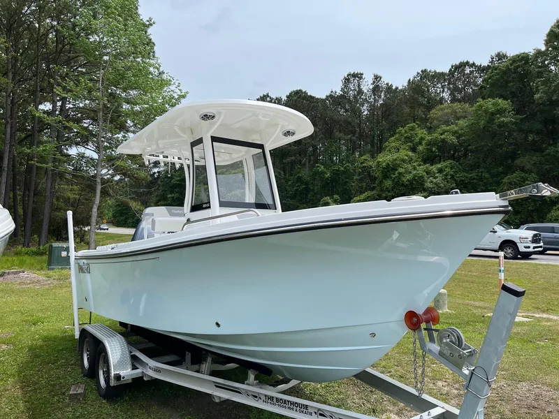 Slide: The Image of Parker Marine 2200 Center Console 2024 - 17