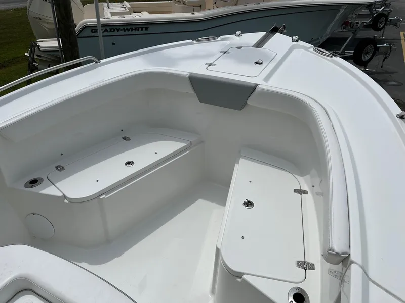Slide: The Image of Parker Marine 2200 Center Console 2024 - 20