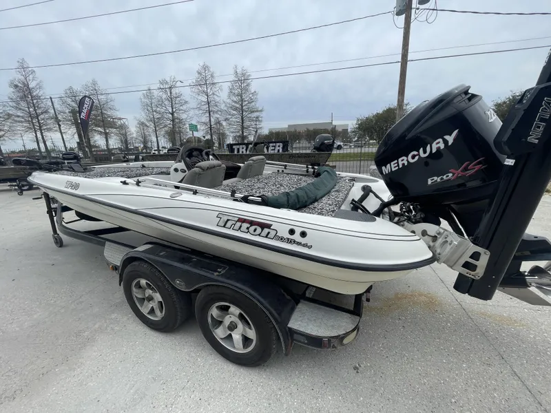 Slide: The Image of Triton TR 20 2001 - 3