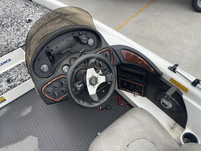 Slide: The Image of Triton TR 20 2001 - 6