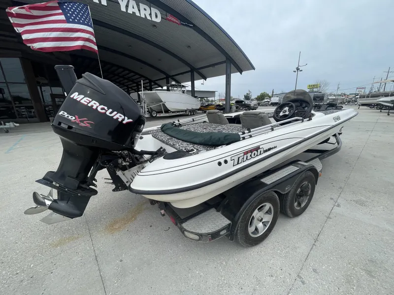 Slide: The Image of Triton TR 20 2001 - 8