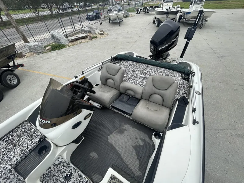 Slide: The Image of Triton TR 20 2001 - 9