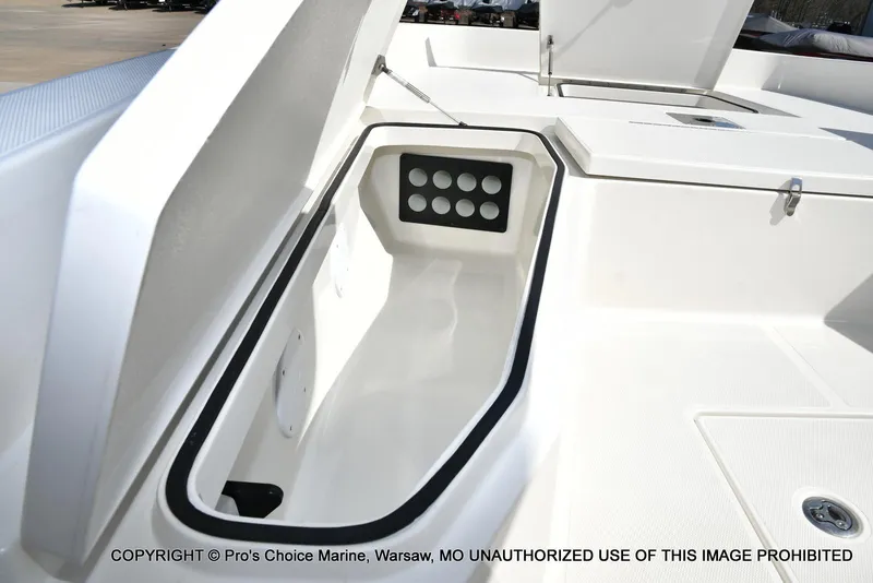 Slide: The Image of Ranger 2360 Bay 2023 - 50