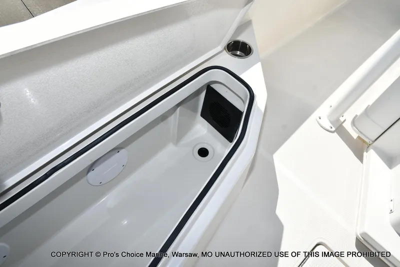 Slide: The Image of Ranger 2360 Bay 2023 - 52