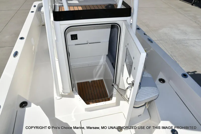 Slide: The Image of Ranger 2360 Bay 2023 - 64