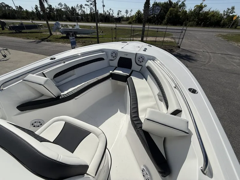 Slide: The Image of Tidewater 232 LXF 2025 - 7