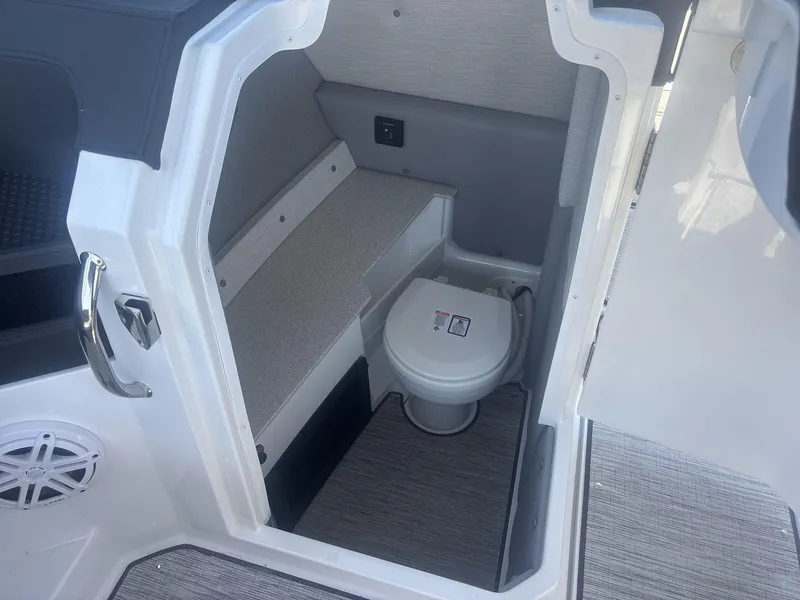 Slide: The Image of Cobalt R6 Surf 2025 - 11