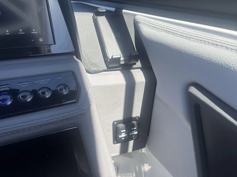 Slide: The Image of Cobalt R6 Surf 2025 - 17