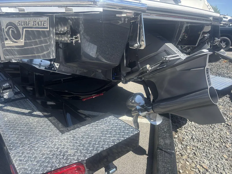 Slide: The Image of Cobalt R6 Surf 2025 - 5