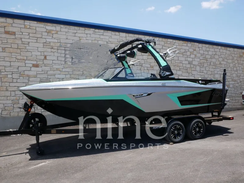 Slide: The Image of Tigé 22RZX 2022 - 1