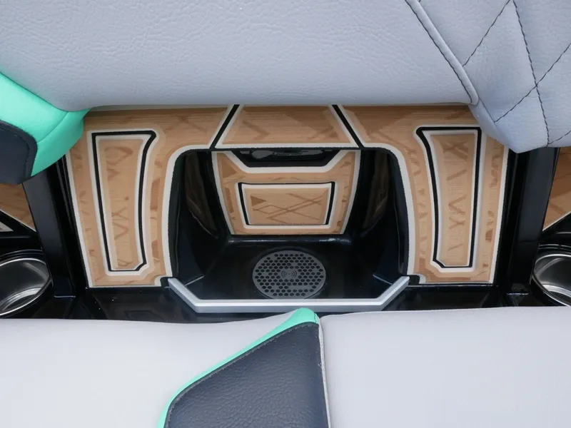 Slide: The Image of Tigé 22RZX 2022 - 11