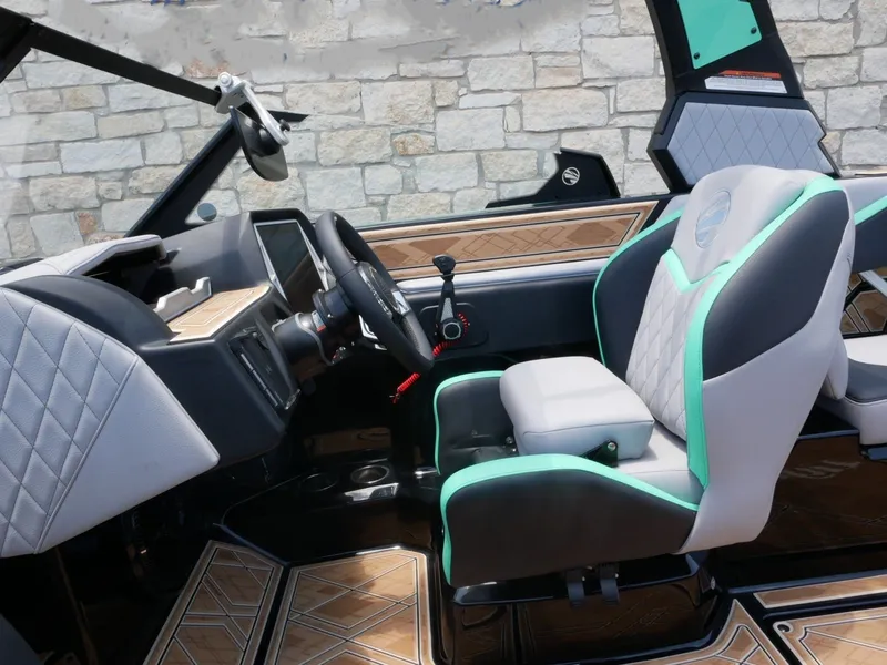 Slide: The Image of Tigé 22RZX 2022 - 13