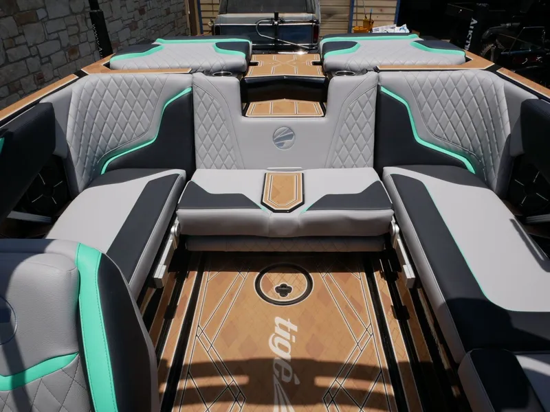 Slide: The Image of Tigé 22RZX 2022 - 14