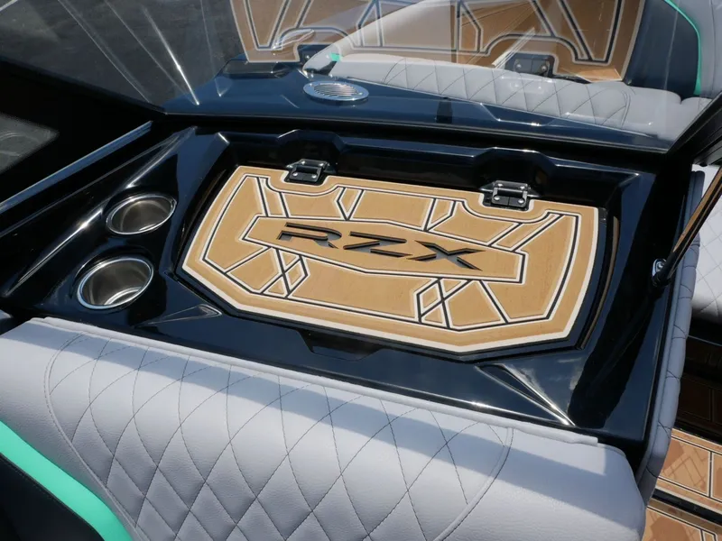 Slide: The Image of Tigé 22RZX 2022 - 15