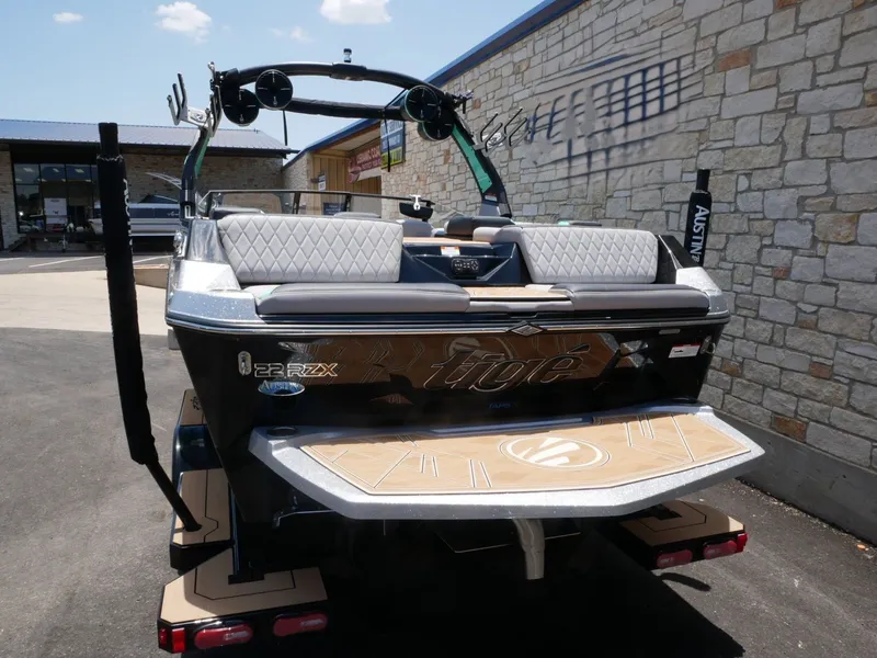 Slide: The Image of Tigé 22RZX 2022 - 3