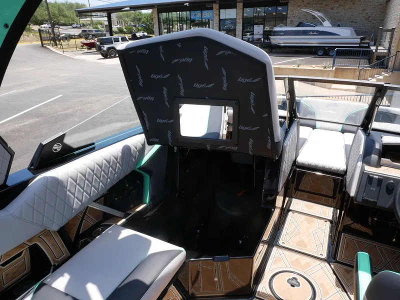 Slide: The Image of Tigé 22RZX 2022 - 5