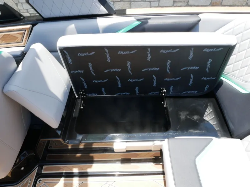 Slide: The Image of Tigé 22RZX 2022 - 6