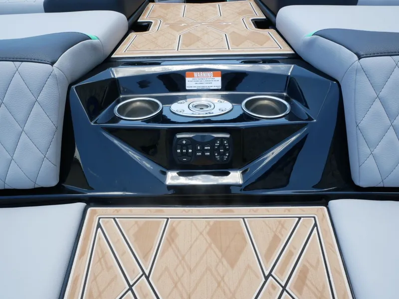 Slide: The Image of Tigé 22RZX 2022 - 7