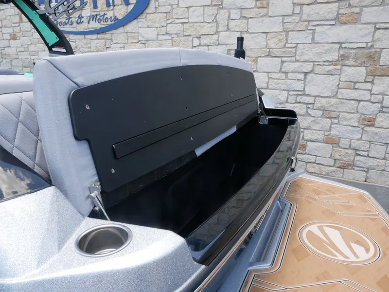 Slide: The Image of Tigé 22RZX 2022 - 8