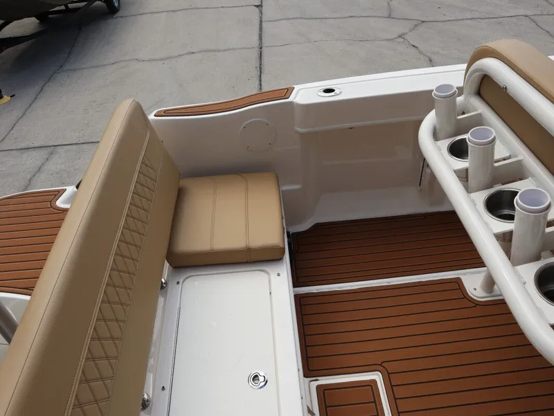 Slide: The Image of Bayliner Trophy T22CC 2025 - 11