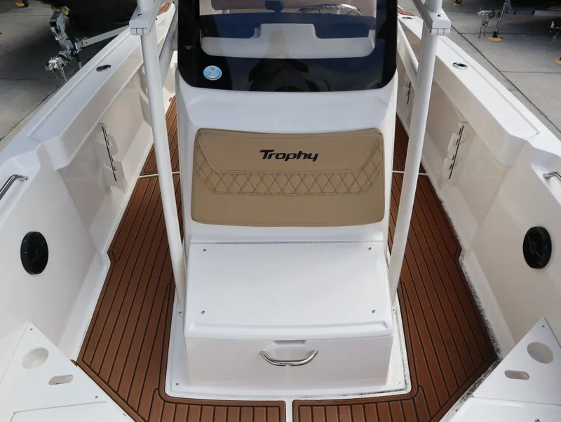 Slide: The Image of Bayliner Trophy T22CC 2025 - 16