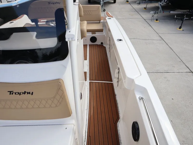 Slide: The Image of Bayliner Trophy T22CC 2025 - 17