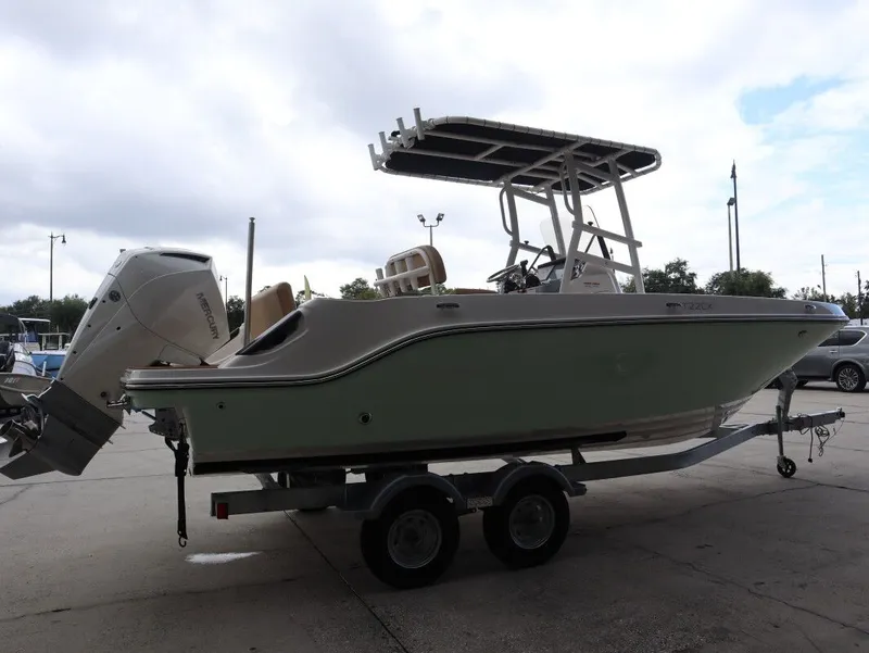 Slide: The Image of Bayliner Trophy T22CC 2025 - 4