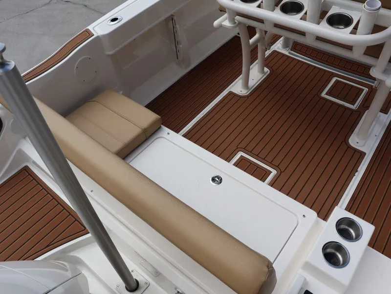 Slide: The Image of Bayliner Trophy T22CC 2025 - 8