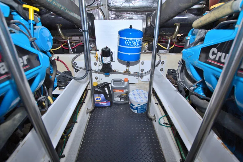 Slide: The Image of Silverton 39 Motor Yacht 2006 - 83