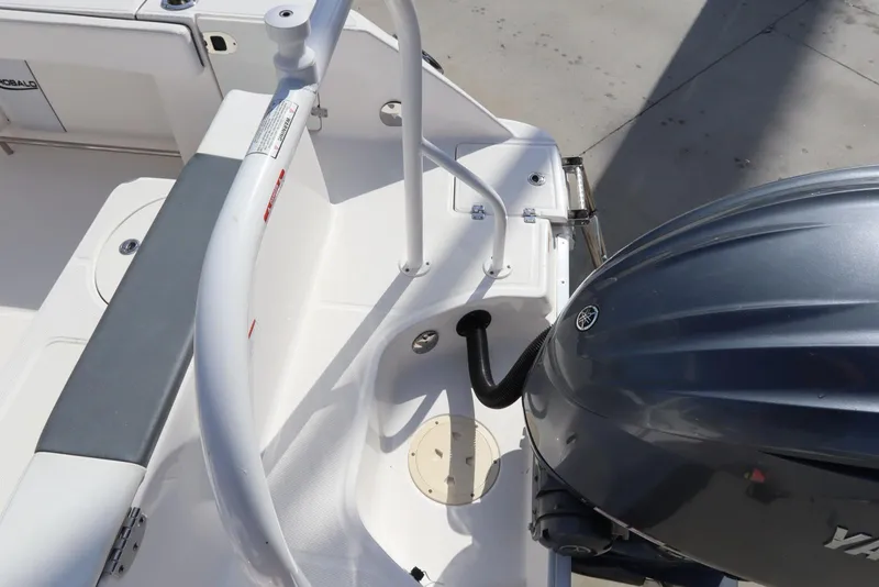 Slide: The Image of Robalo R242 Explorer 2021 - 50