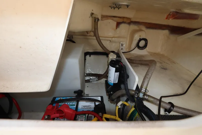 Slide: The Image of Robalo R242 Explorer 2021 - 58