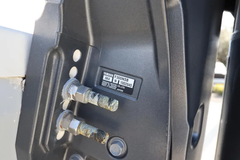 Slide: The Image of Robalo R242 Explorer 2021 - 59