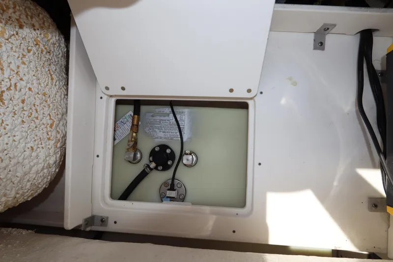 Slide: The Image of Robalo R242 Explorer 2021 - 61