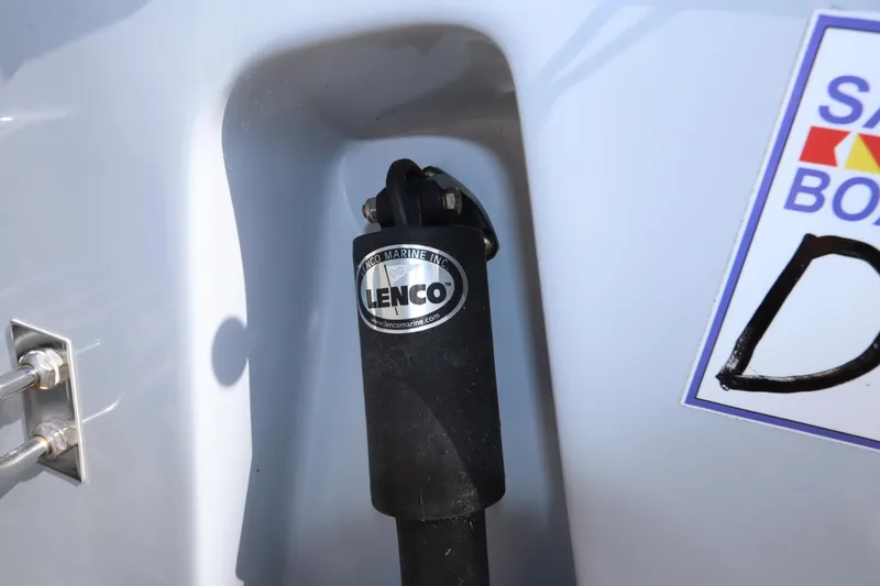 Slide: The Image of Robalo R242 Explorer 2021 - 62