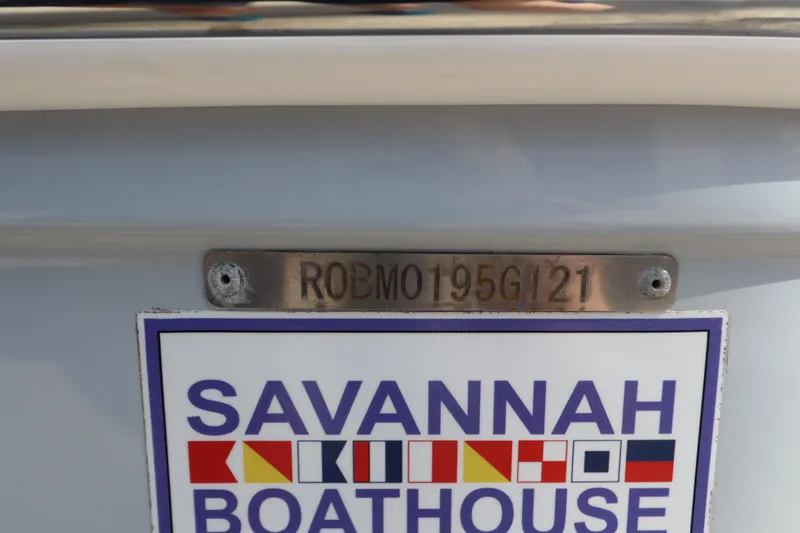 Slide: The Image of Robalo R242 Explorer 2021 - 63