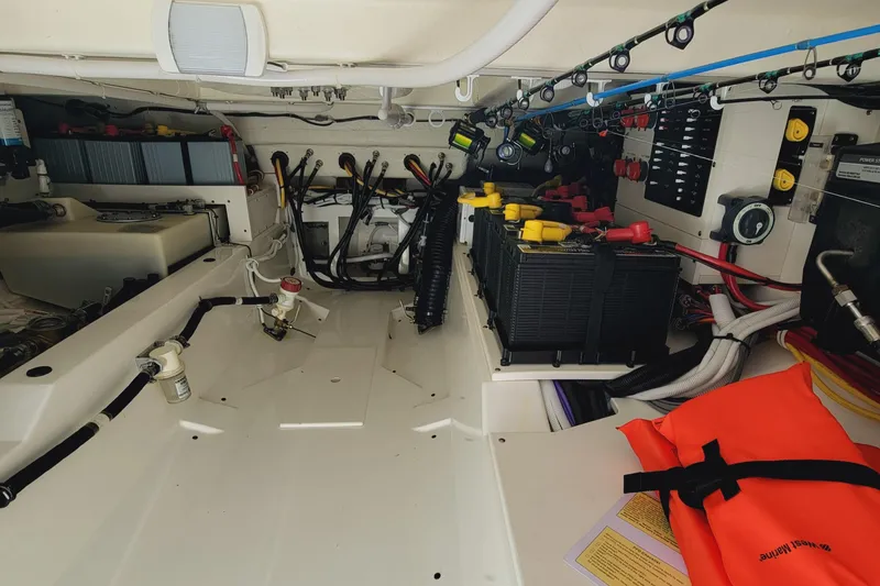 Slide: The Image of Tiara 38 LS 2021 - 66