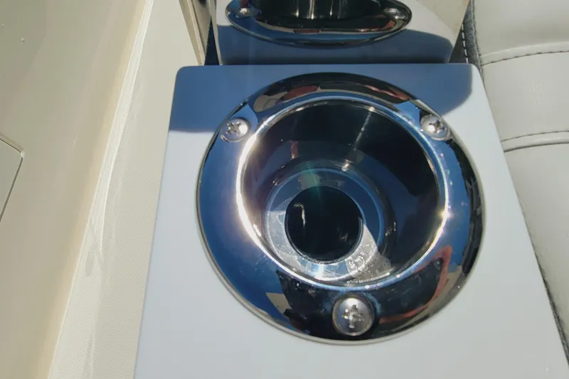 Slide: The Image of Tiara 38 LS 2021 - 71