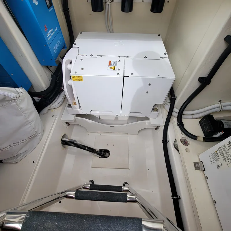 Slide: The Image of Tiara 38 LS 2021 - 83