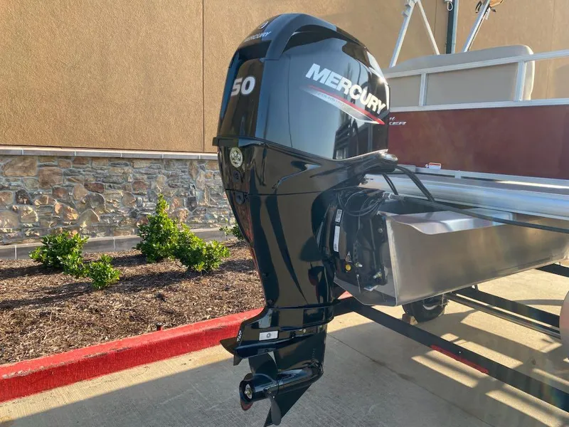 Slide: The Image of 2025 Sun Tracker Bass Buggy 16 XL Select with Mercury 50 outboard motor. - 8