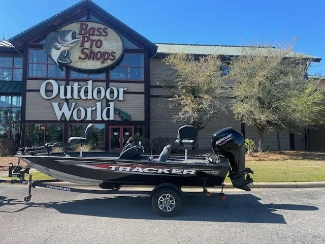 Slide: The Image of 2025 Tracker Pro Team 175 boat outside Bass Pro Shops Outdoor World. - 8