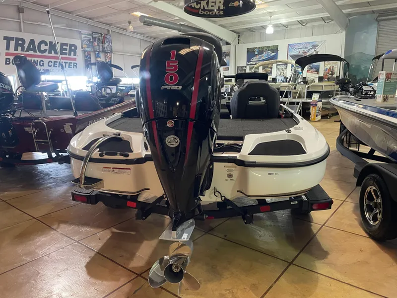Slide: The Image of 2025 Nitro Z18 Pro boat with 150 HP engine in showroom. - 3