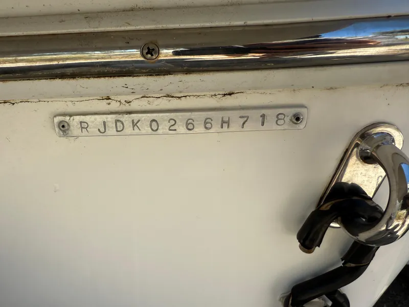 Slide: The Image of Hull identification number on 2018 Everglades 230 Center Console boat. - 12