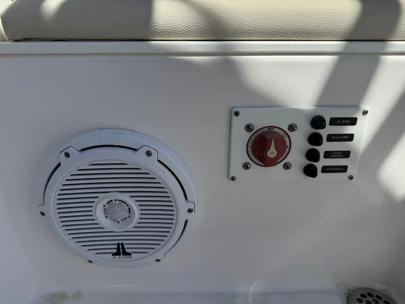 Slide: The Image of Speaker and control panel on 2018 Everglades 230 Center Console boat. - 19