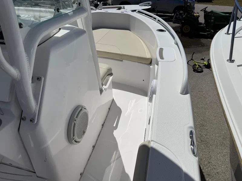 Slide: The Image of 2018 Everglades 230 Center Console boat interior with seating and speaker. - 43
