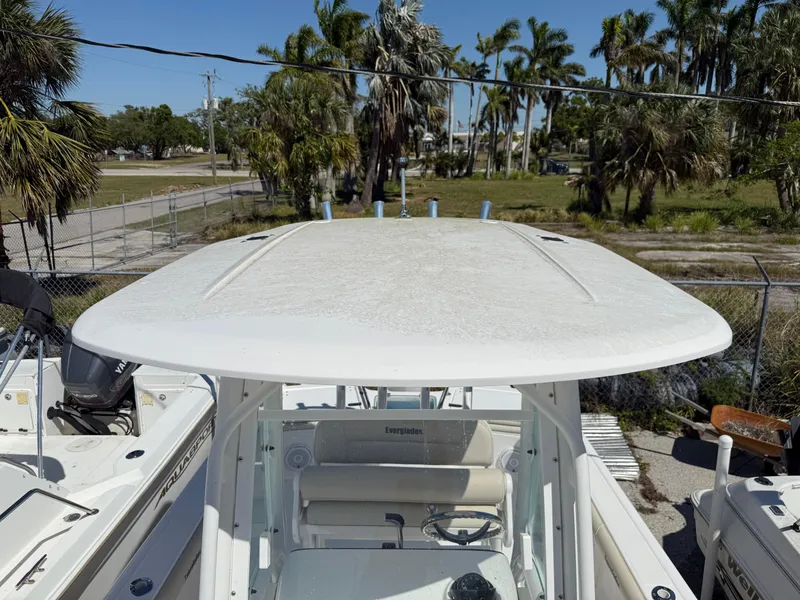 Slide: The Image of Everglades 230 Center Console 2018 - 57