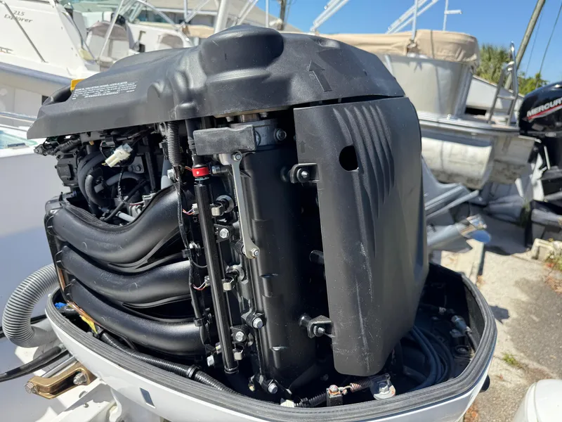 Slide: The Image of Everglades 230 Center Console 2018 - 58