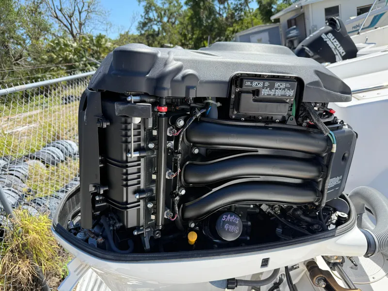 Slide: The Image of Everglades 230 Center Console 2018 - 59